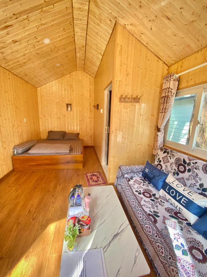 Henisi Homestay Mang Den Kon Von Kla Exteriör bild