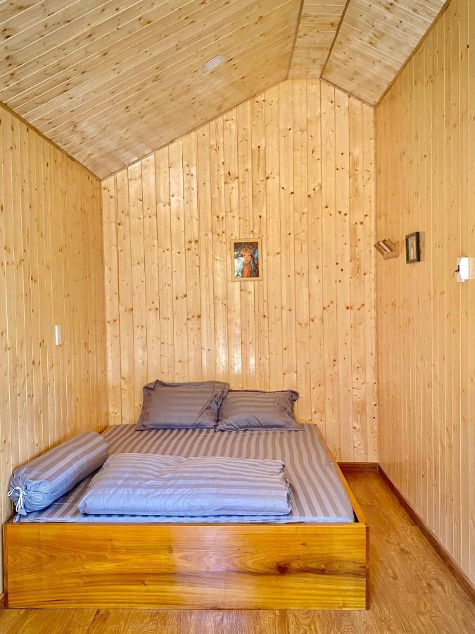 Henisi Homestay Mang Den Kon Von Kla Exteriör bild