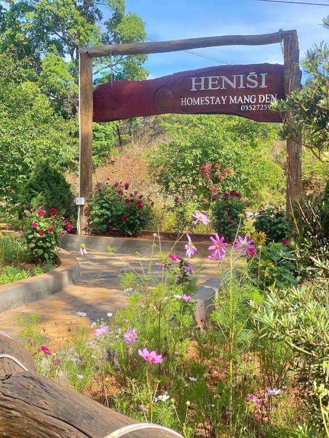 Henisi Homestay Mang Den Kon Von Kla Exteriör bild