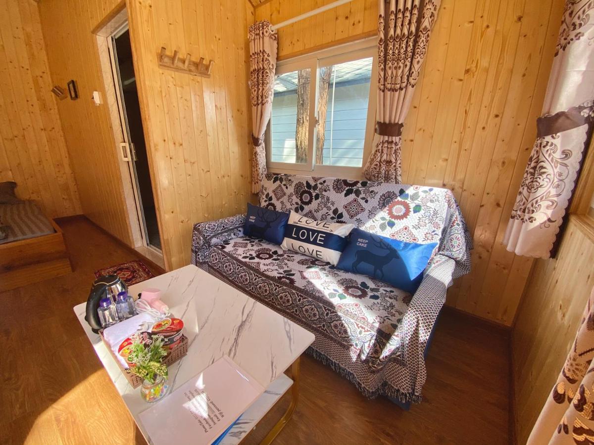 Henisi Homestay Mang Den Kon Von Kla Exteriör bild